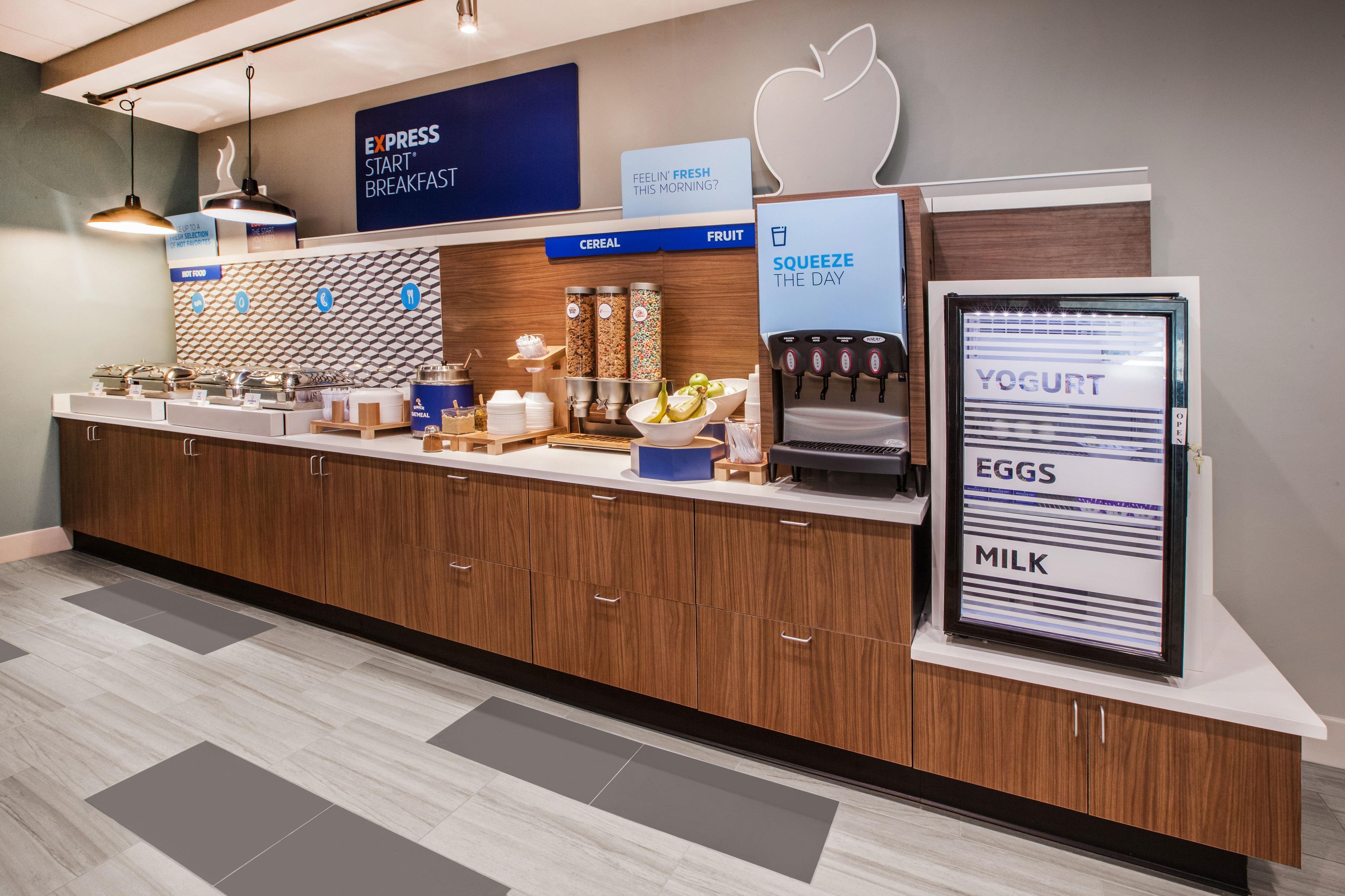 Holiday Inn Express Kansas City - At The Legends! By Ihg Bonner Springs Екстер'єр фото
