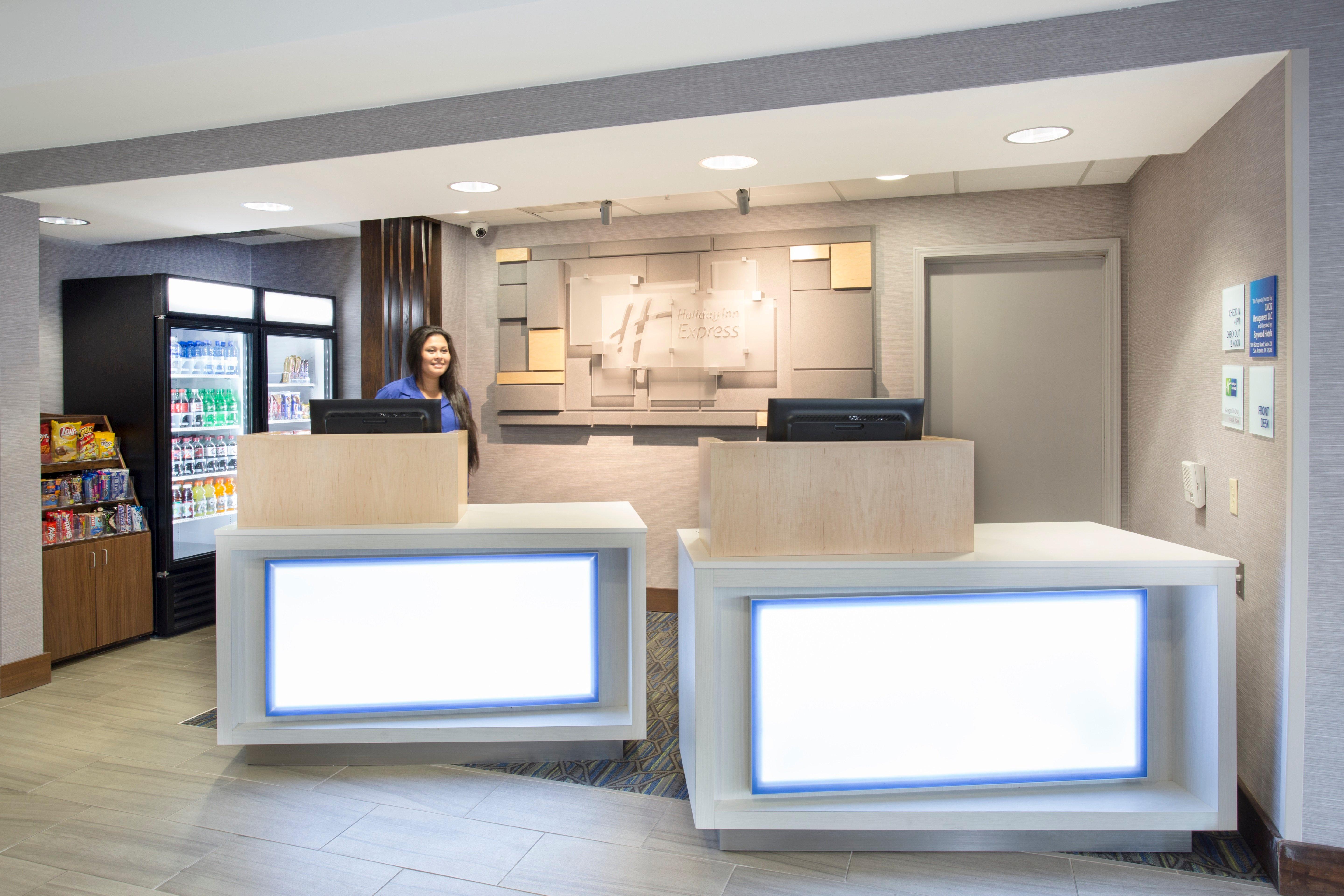 Holiday Inn Express Kansas City - At The Legends! By Ihg Bonner Springs Екстер'єр фото