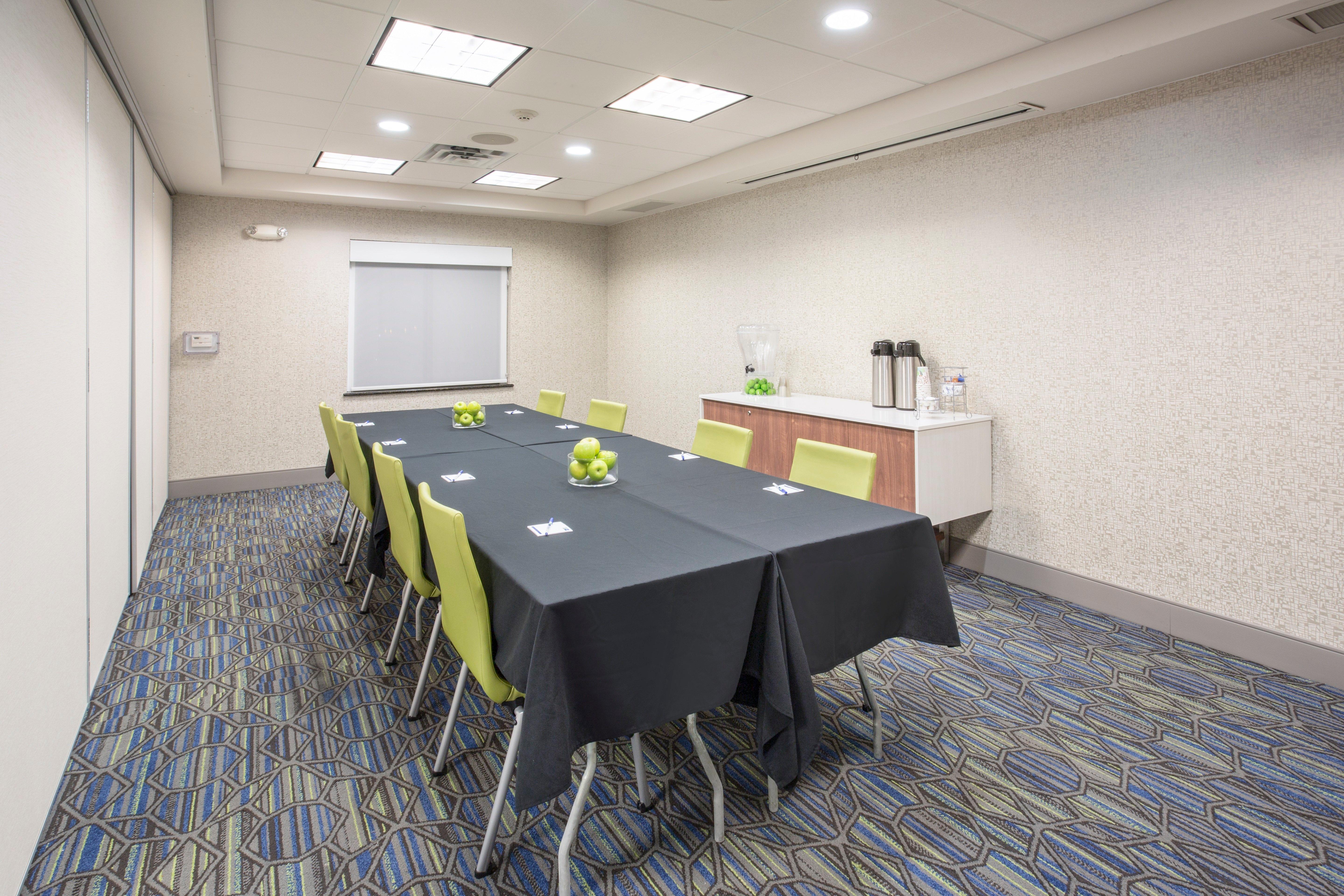 Holiday Inn Express Kansas City - At The Legends! By Ihg Bonner Springs Екстер'єр фото