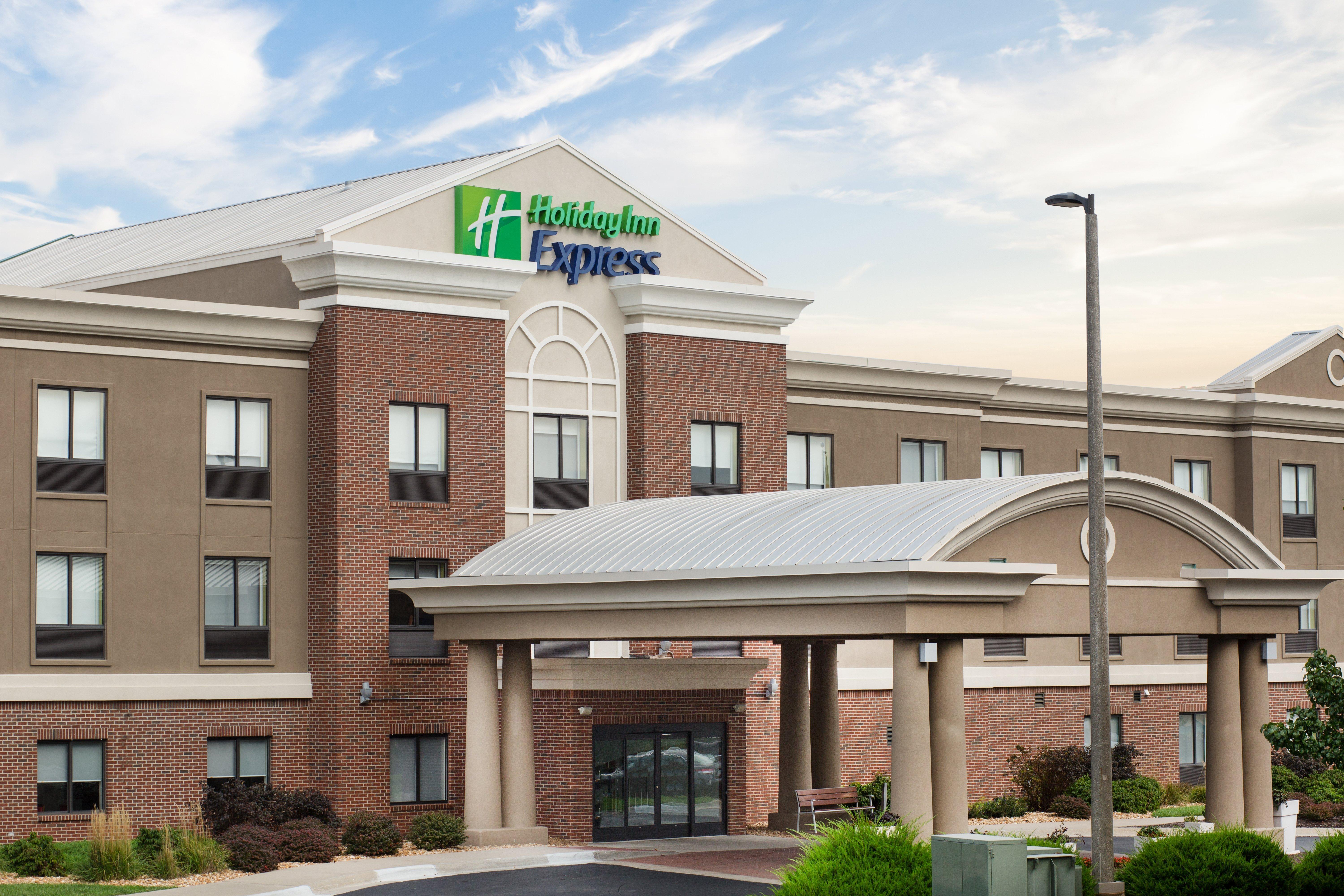 Holiday Inn Express Kansas City - At The Legends! By Ihg Bonner Springs Екстер'єр фото