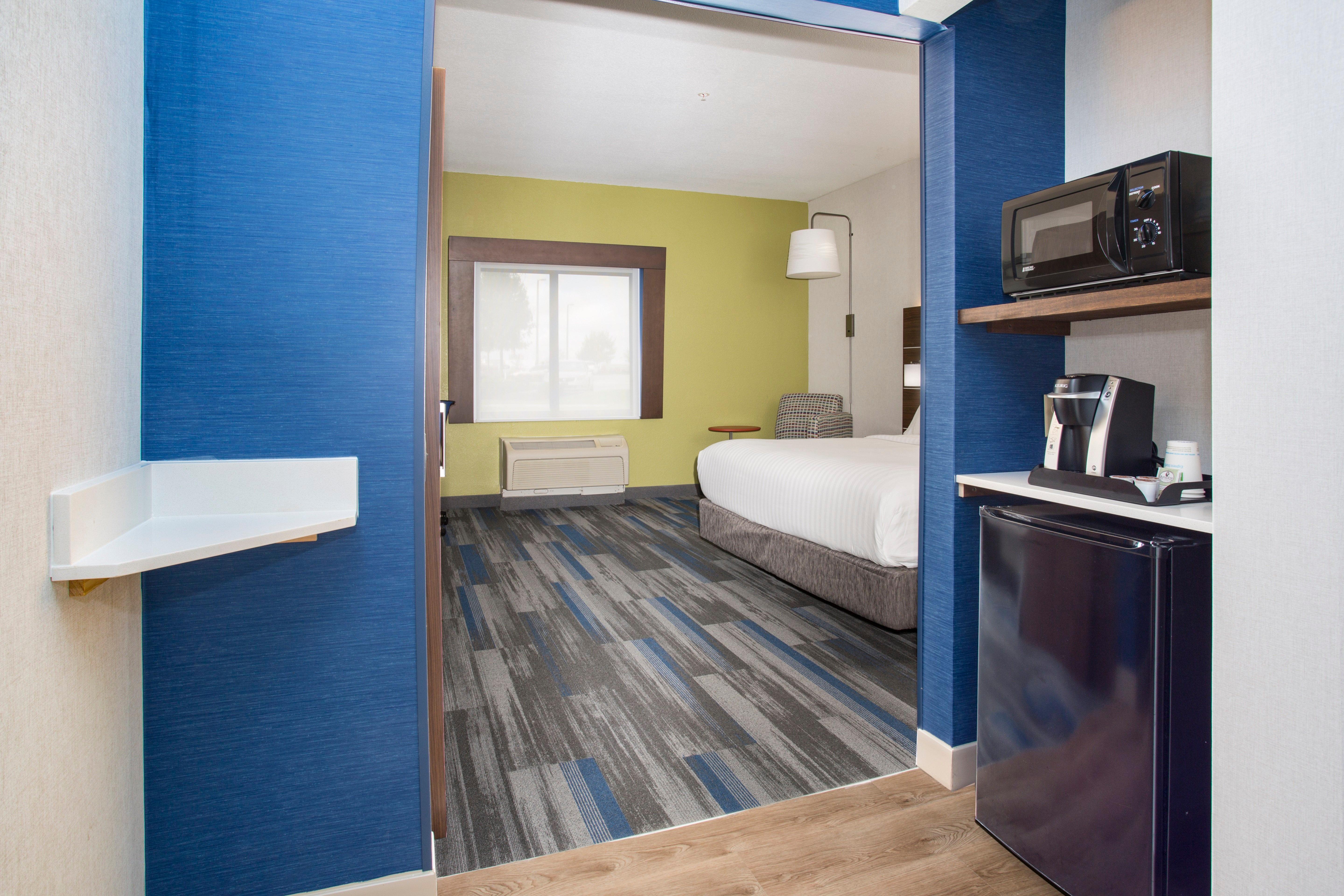 Holiday Inn Express Kansas City - At The Legends! By Ihg Bonner Springs Номер фото