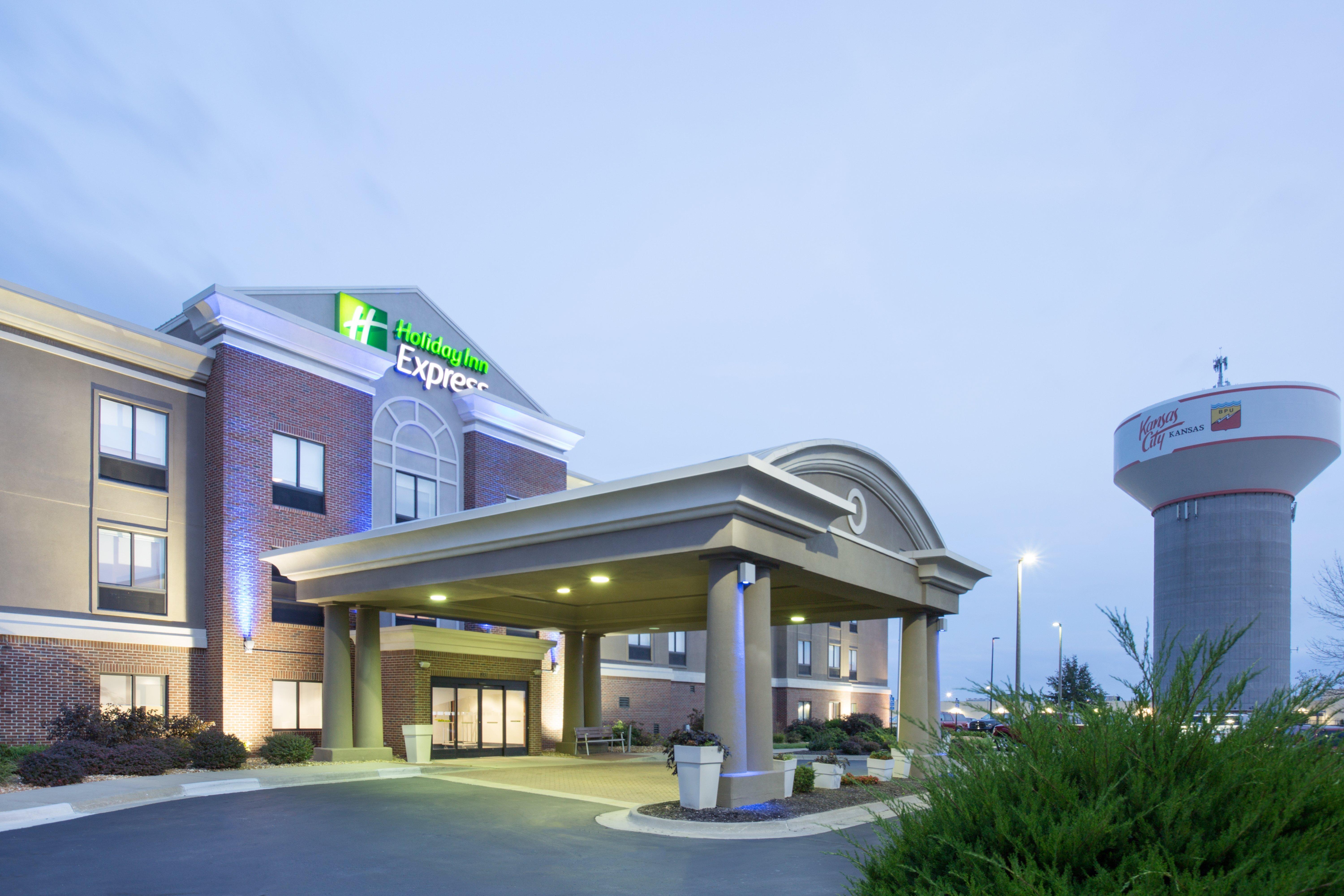 Holiday Inn Express Kansas City - At The Legends! By Ihg Bonner Springs Екстер'єр фото