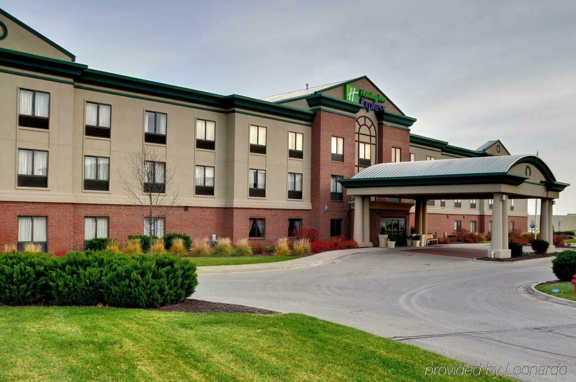Holiday Inn Express Kansas City - At The Legends! By Ihg Bonner Springs Екстер'єр фото